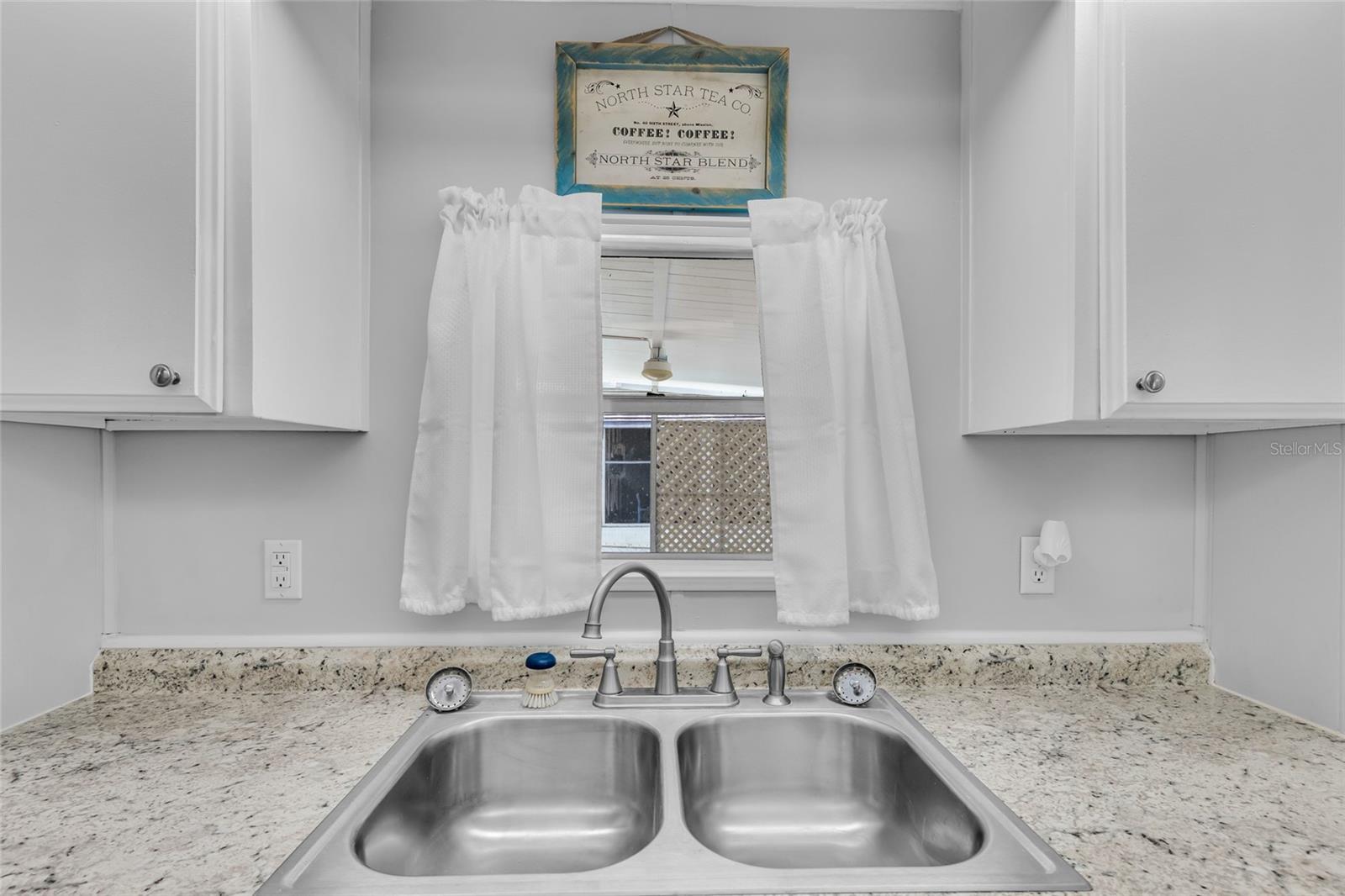 Image 10 of 39 For 24734 Palmetto Drive