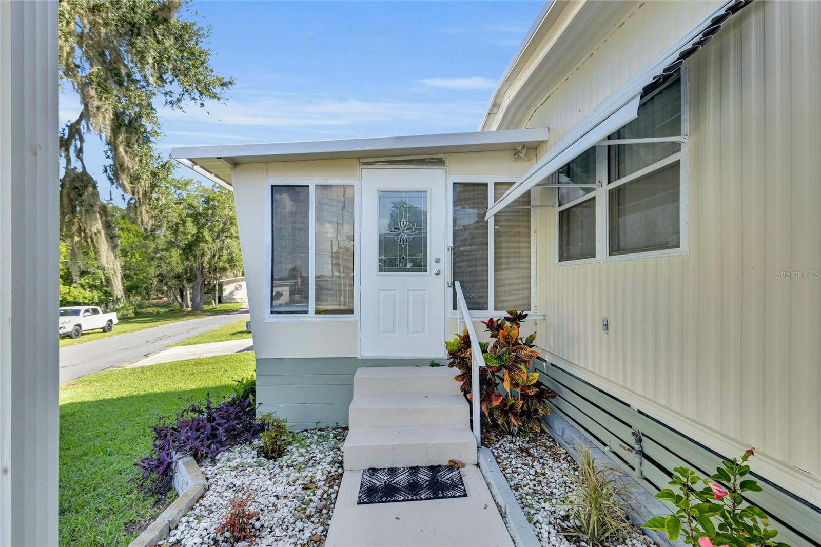 Image 2 of 39 For 24734 Palmetto Drive