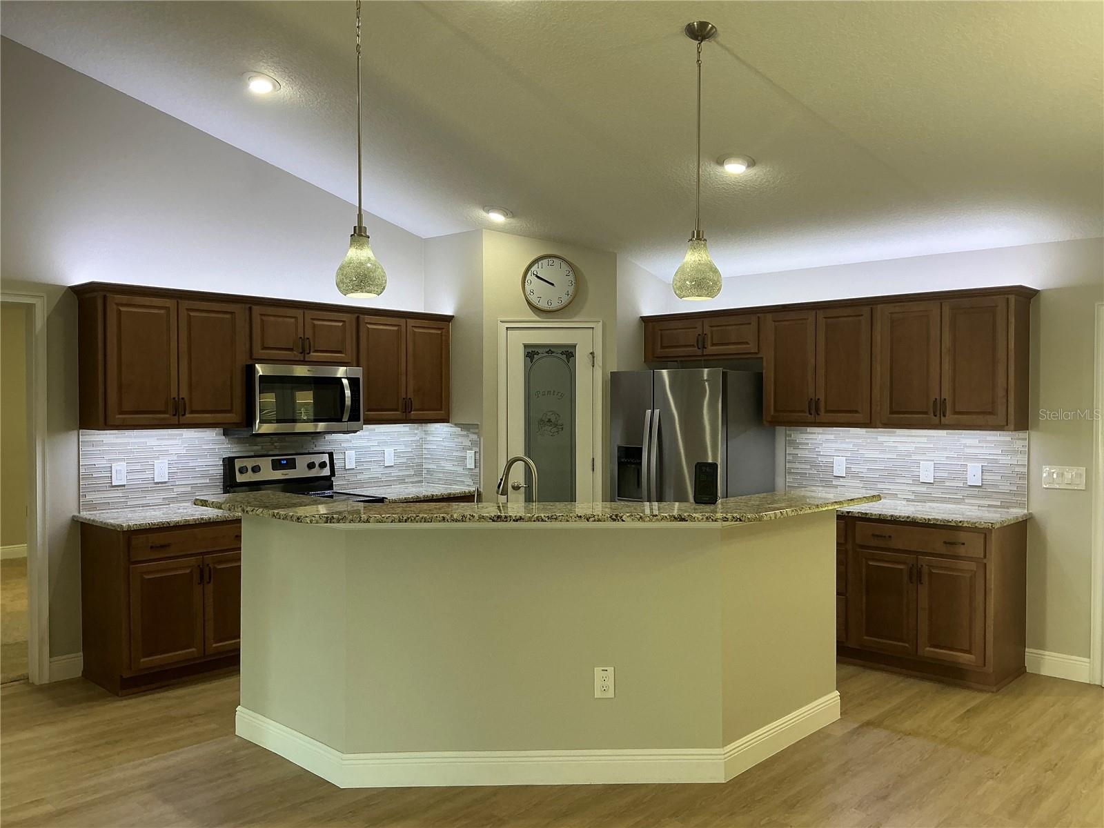 Image 4 of 33 For 8733 156th Place