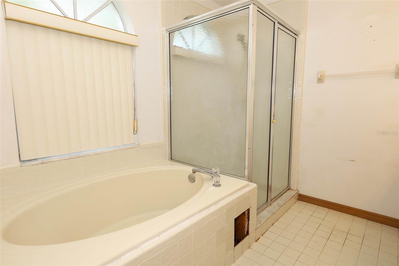 Image 16 of 42 For 1675 Thornhill Circle