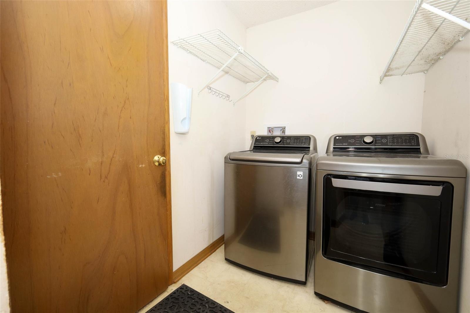 Image 18 of 42 For 1675 Thornhill Circle