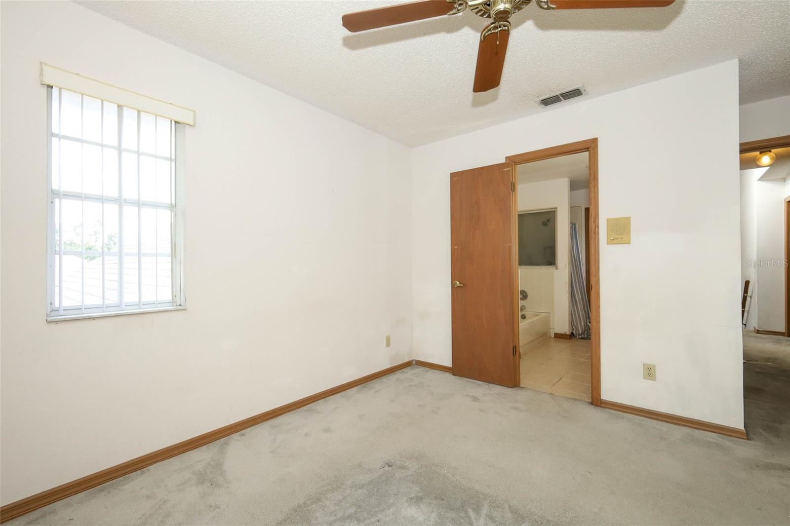 Image 27 of 42 For 1675 Thornhill Circle