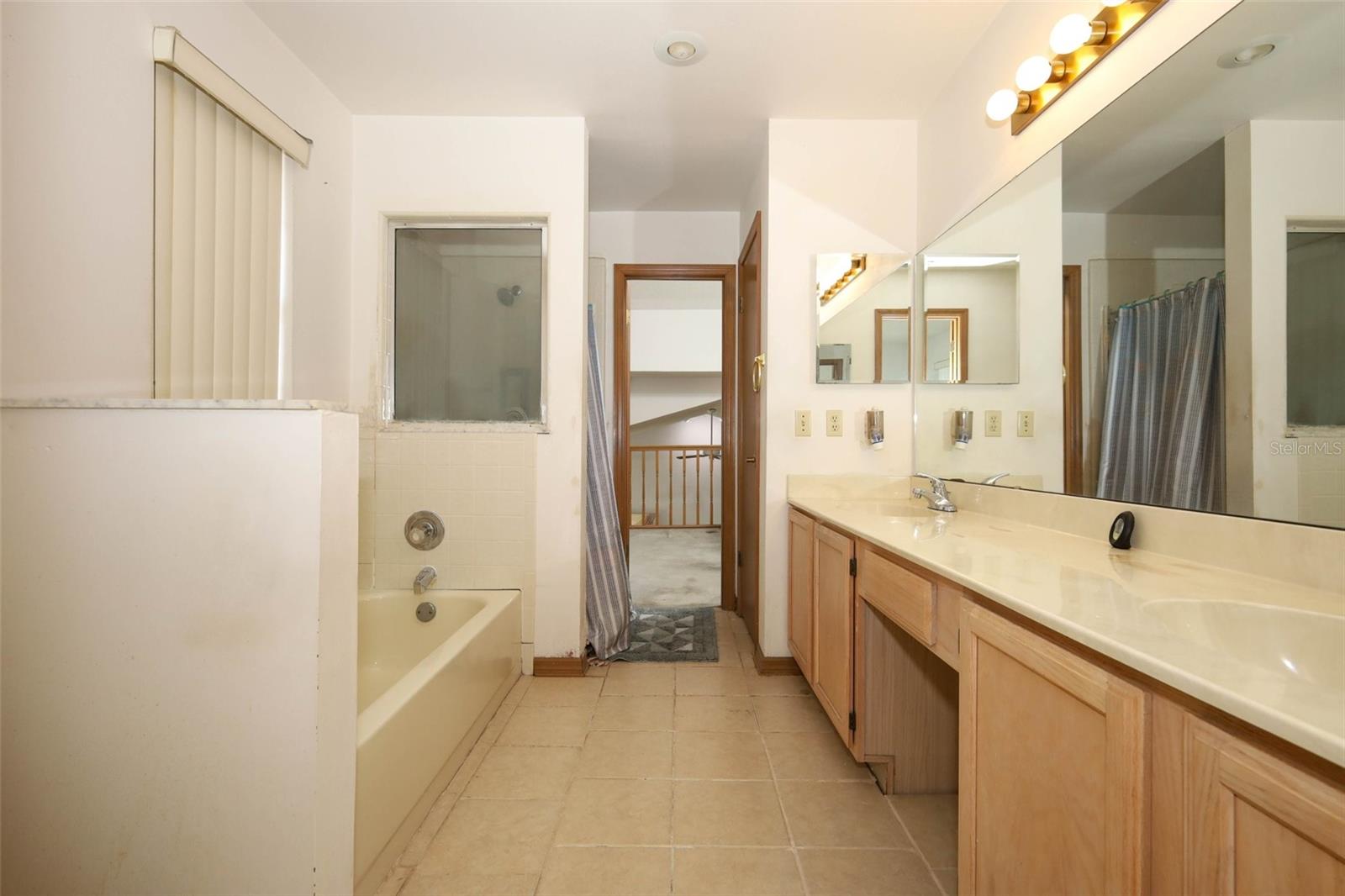 Image 30 of 42 For 1675 Thornhill Circle