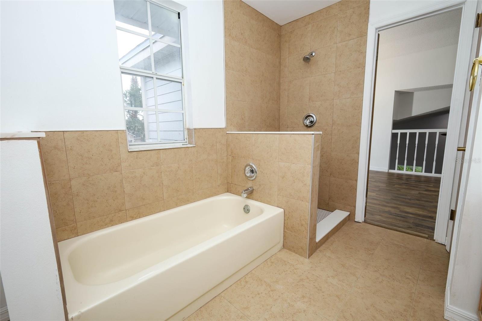 Image 43 of 57 For 1675 Thornhill Circle