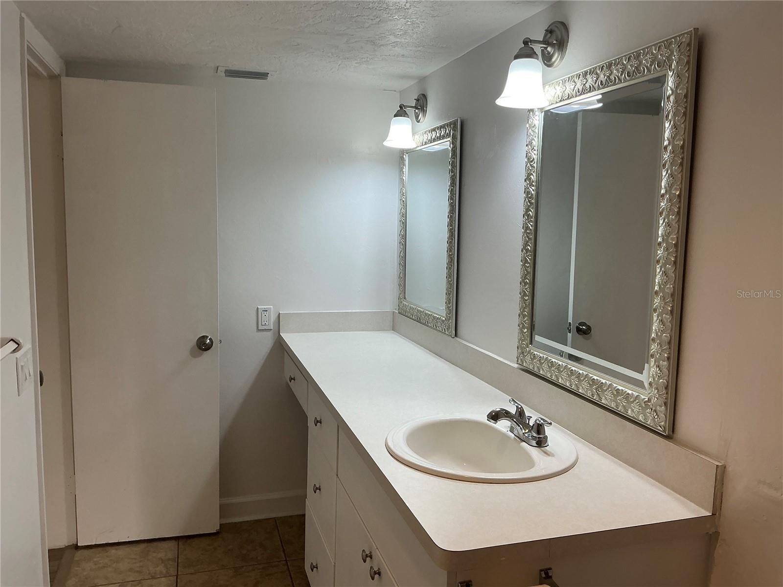 Image 24 of 38 For 15102 Sandalwood Drive 102
