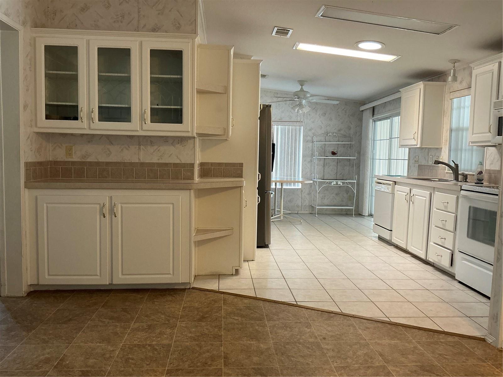 Image 6 of 27 For 120 Forest Boulevard
