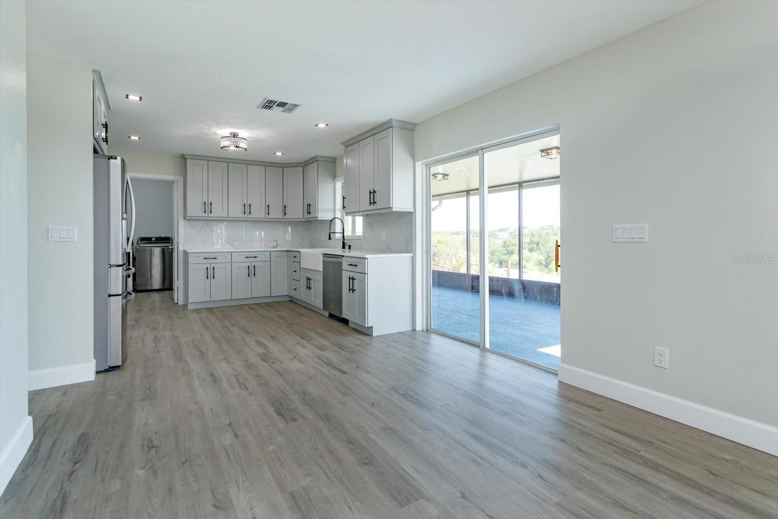 Image 12 of 41 For 2018 Knollcrest Drive