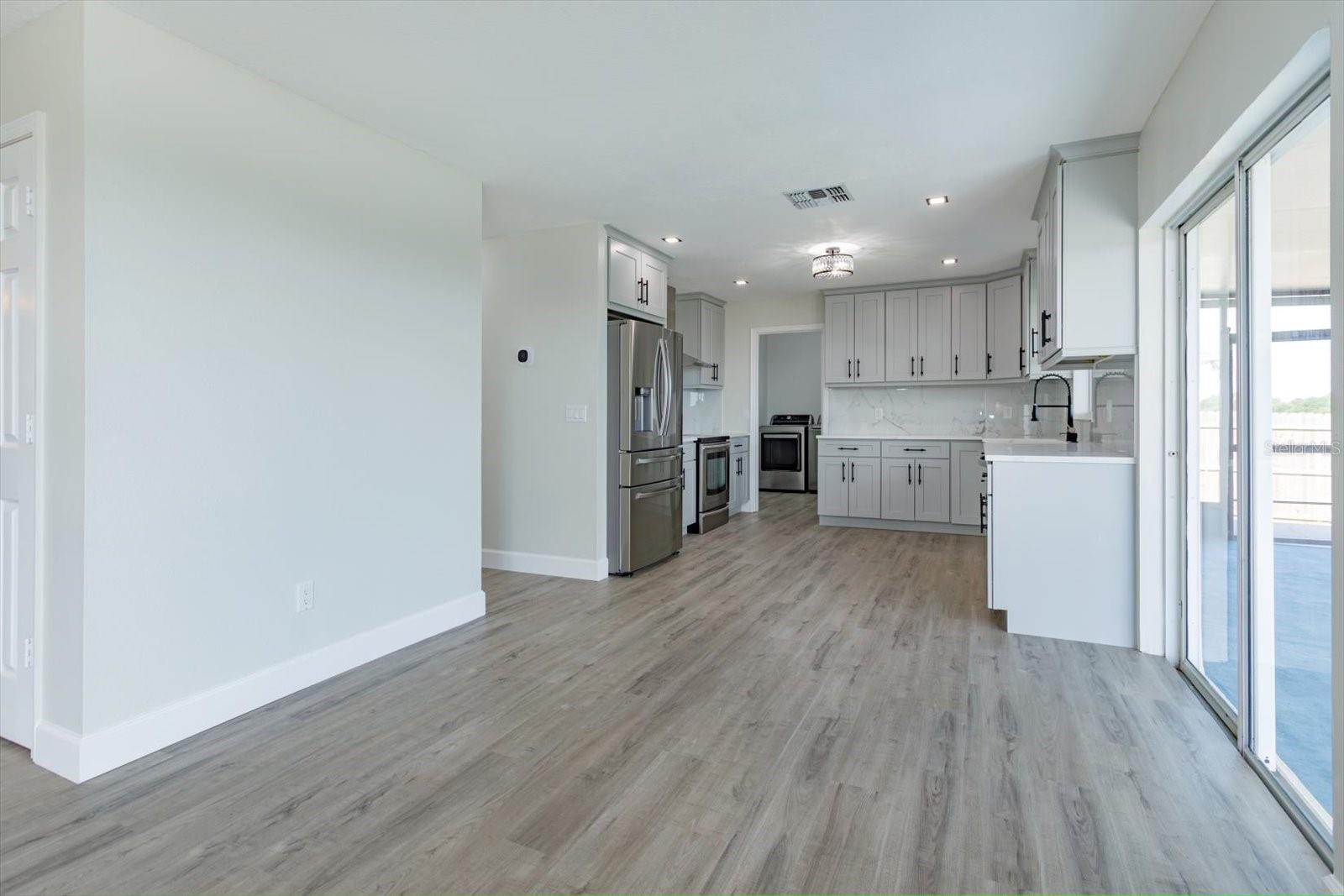 Image 13 of 41 For 2018 Knollcrest Drive