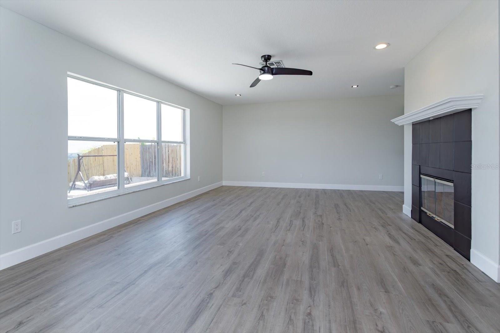 Image 15 of 41 For 2018 Knollcrest Drive
