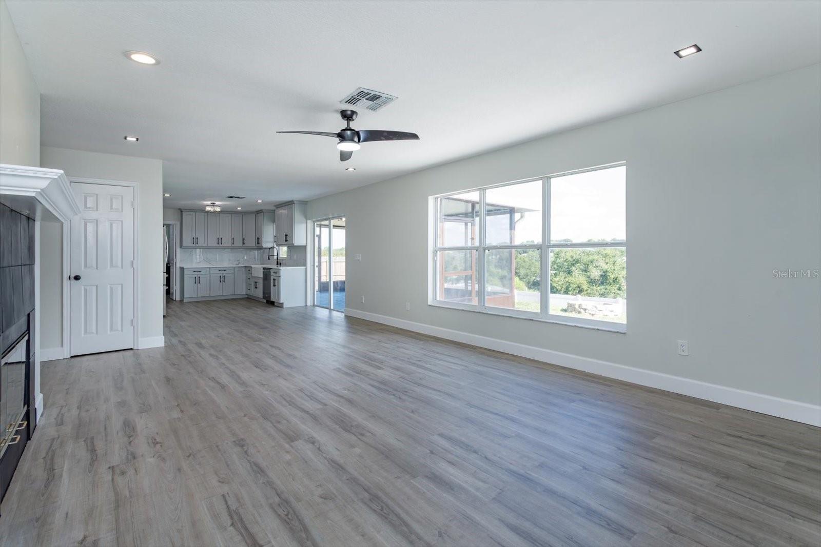 Image 16 of 41 For 2018 Knollcrest Drive