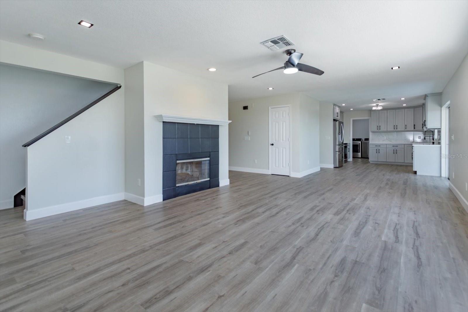 Image 17 of 41 For 2018 Knollcrest Drive
