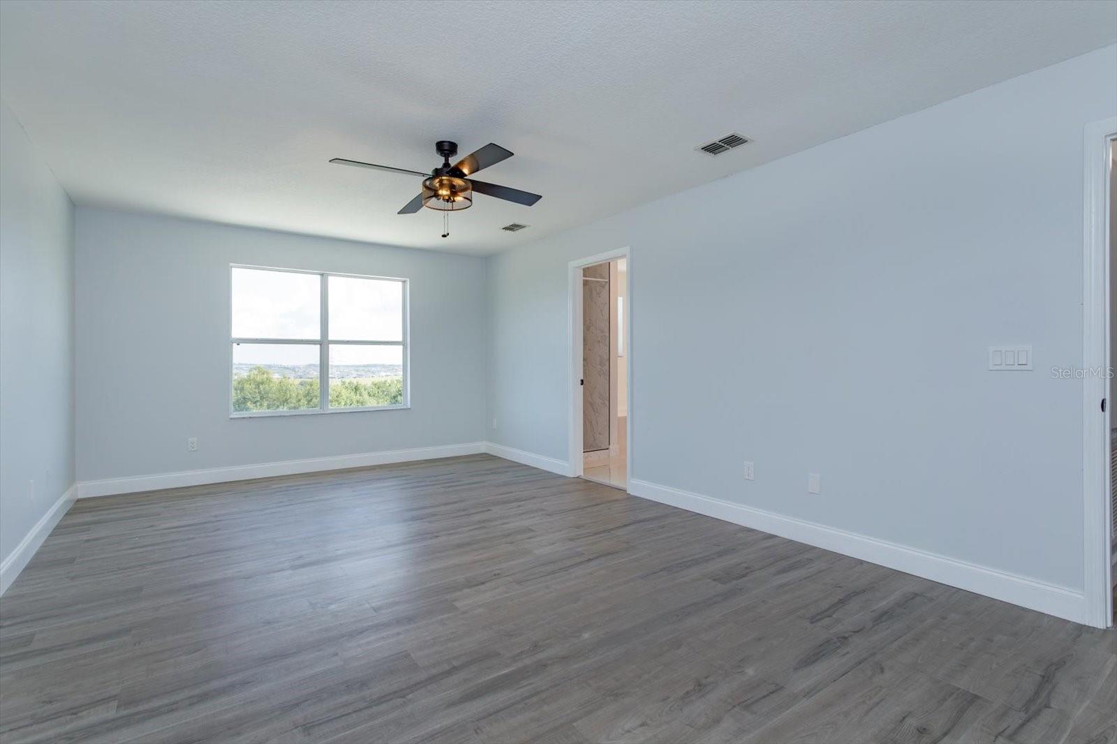 Image 18 of 41 For 2018 Knollcrest Drive