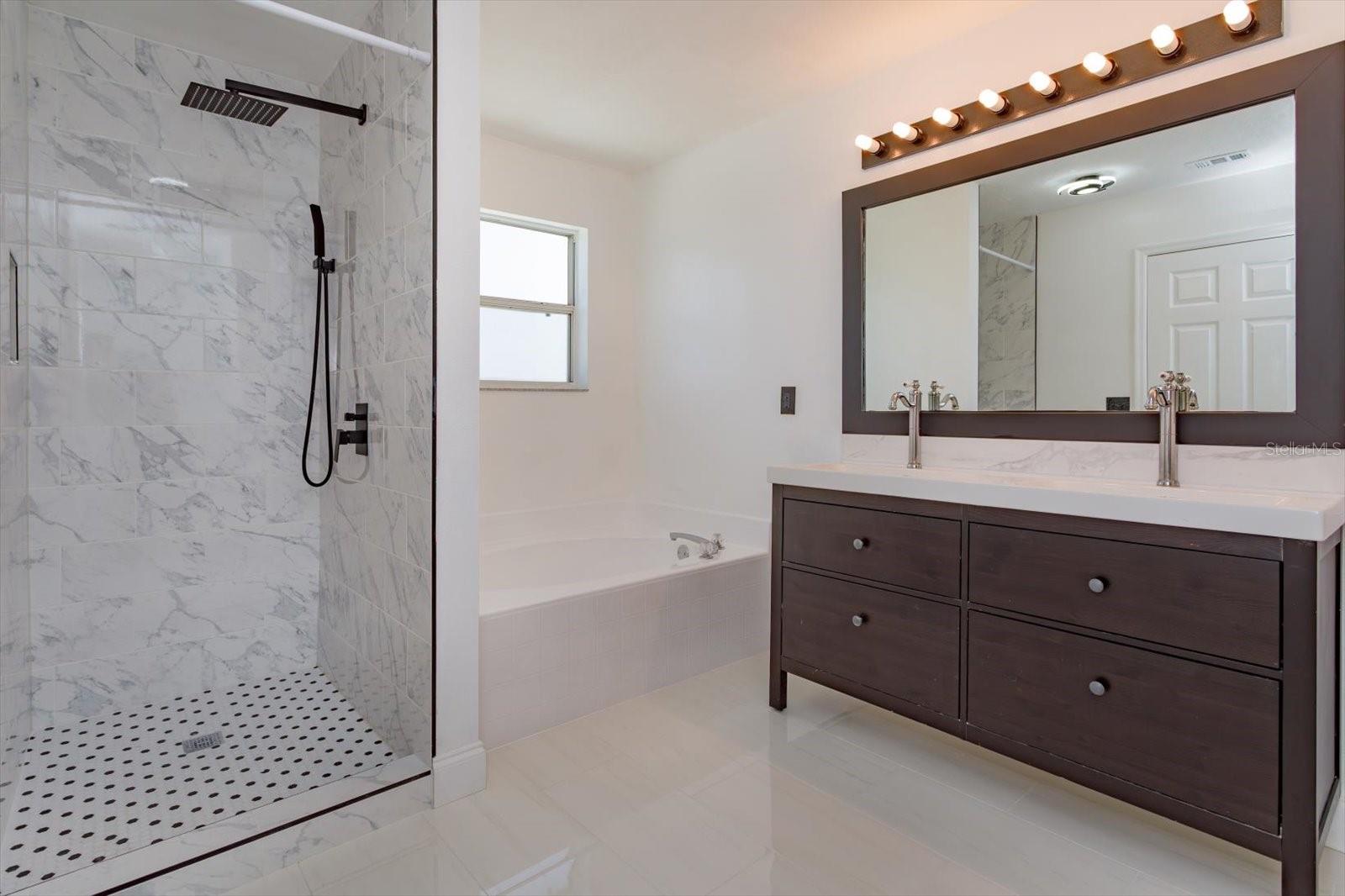 Image 19 of 41 For 2018 Knollcrest Drive
