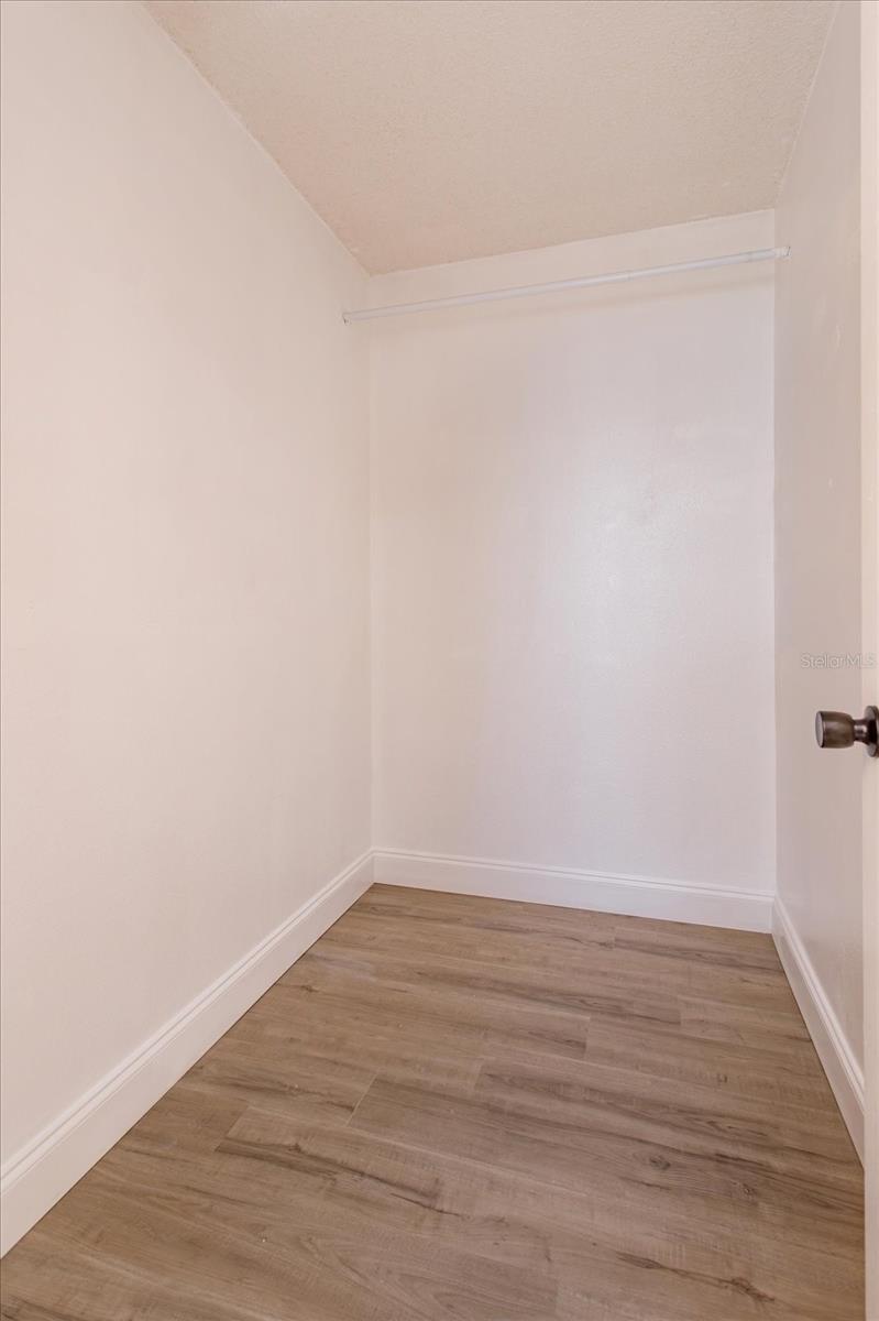 Image 21 of 41 For 2018 Knollcrest Drive