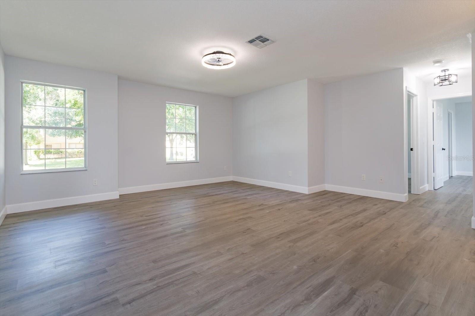 Image 22 of 41 For 2018 Knollcrest Drive