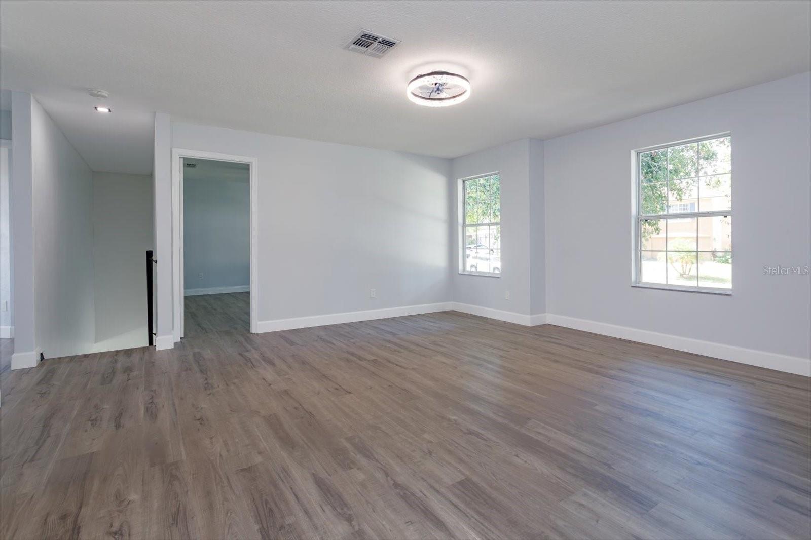 Image 23 of 41 For 2018 Knollcrest Drive