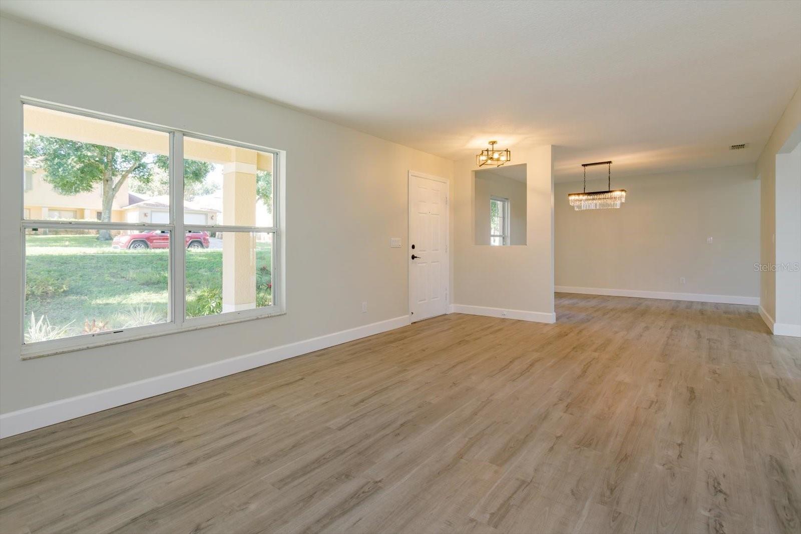 Image 5 of 41 For 2018 Knollcrest Drive