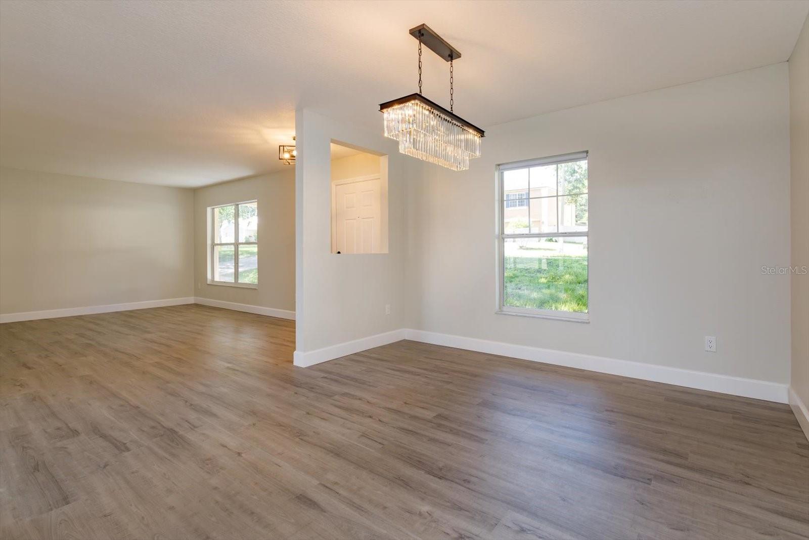 Image 7 of 41 For 2018 Knollcrest Drive