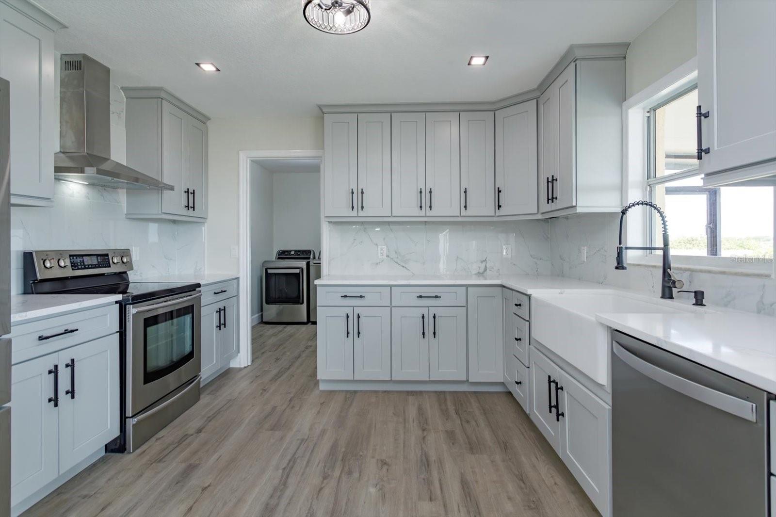 Image 9 of 41 For 2018 Knollcrest Drive