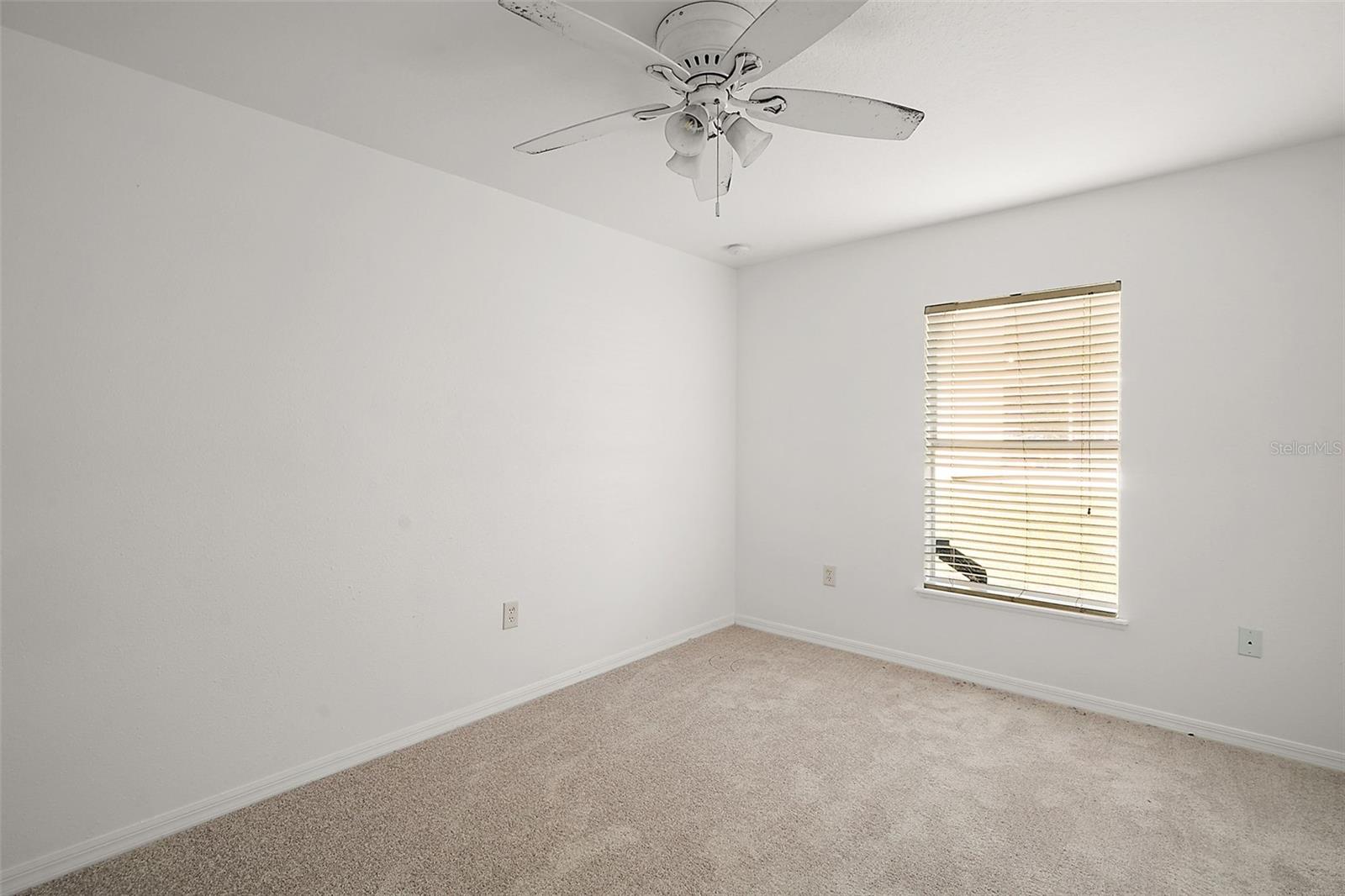Image 16 of 25 For 1500 Daybreak Drive
