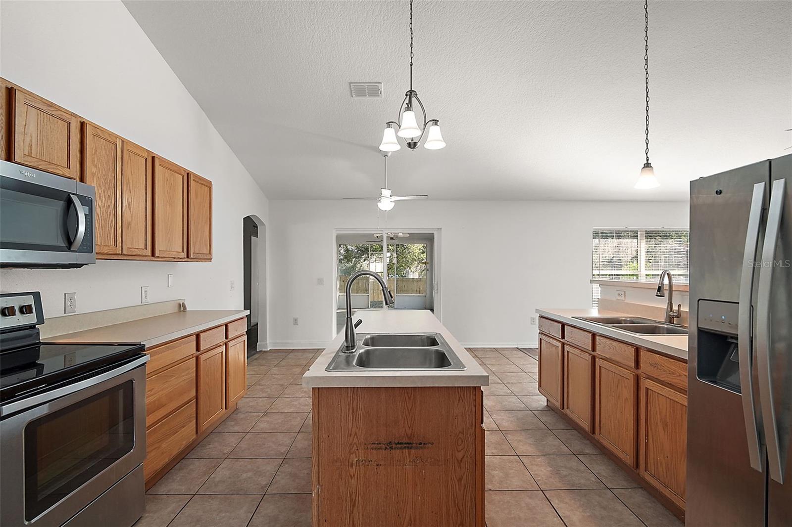 Image 4 of 25 For 1500 Daybreak Drive