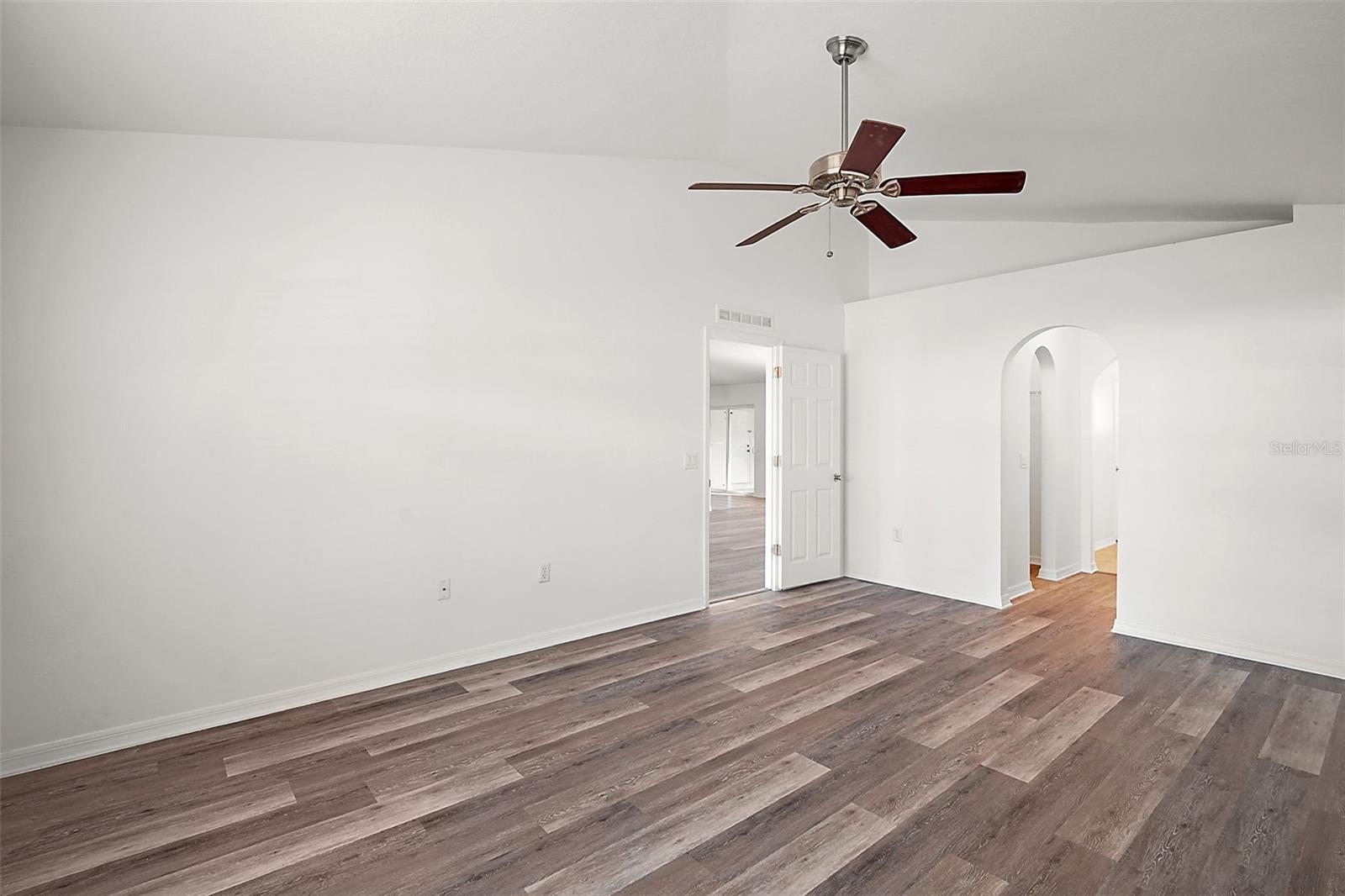 Image 5 of 25 For 1500 Daybreak Drive