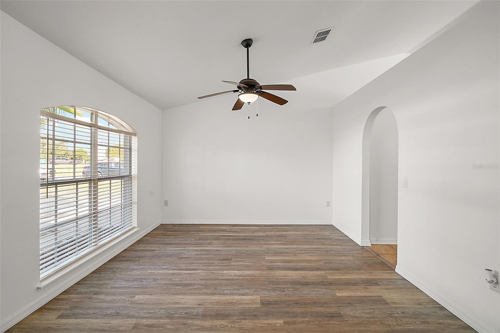 Image 6 of 25 For 1500 Daybreak Drive