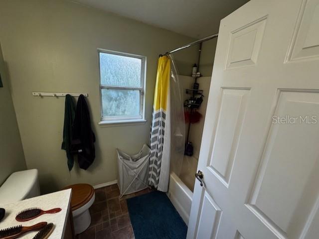 Image 8 of 11 For 704 Kenmoore Court