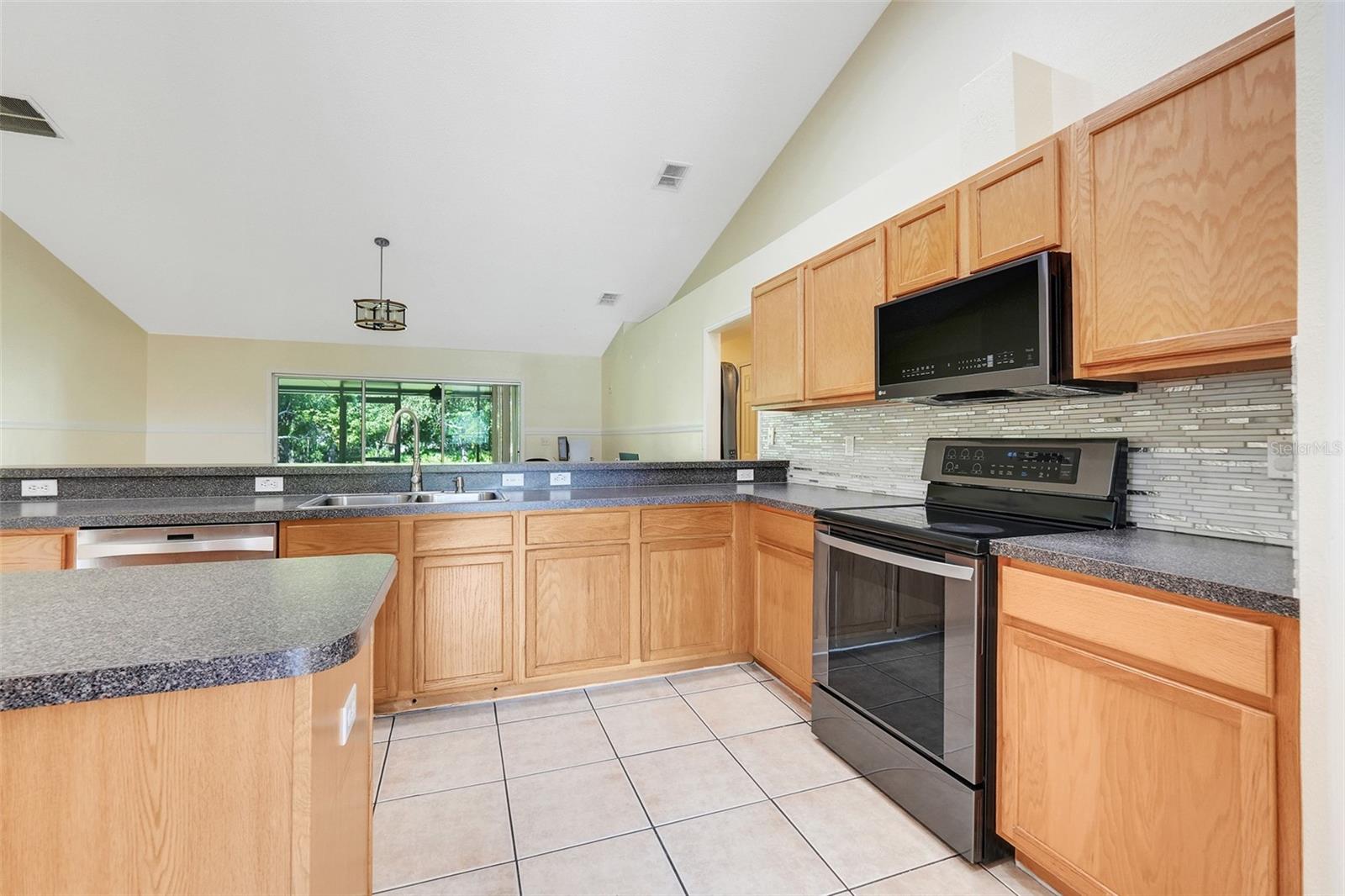 Image 17 of 43 For 3008 Fabus Court