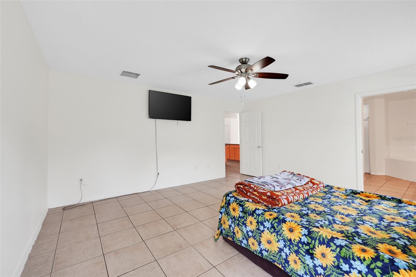 Image 21 of 43 For 3008 Fabus Court