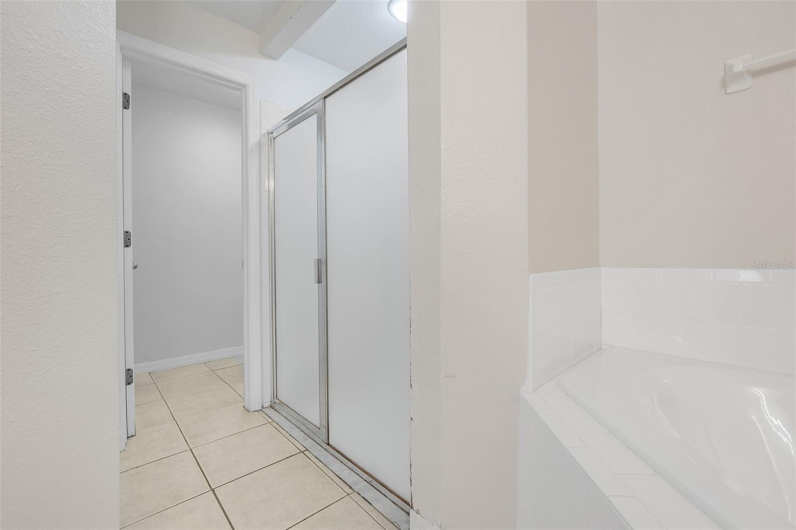 Image 23 of 43 For 3008 Fabus Court