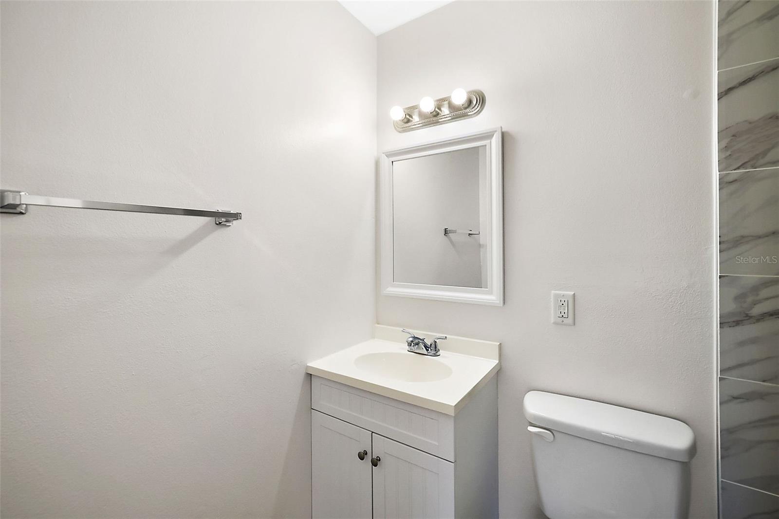 Image 15 of 22 For 202 Fernwood Street