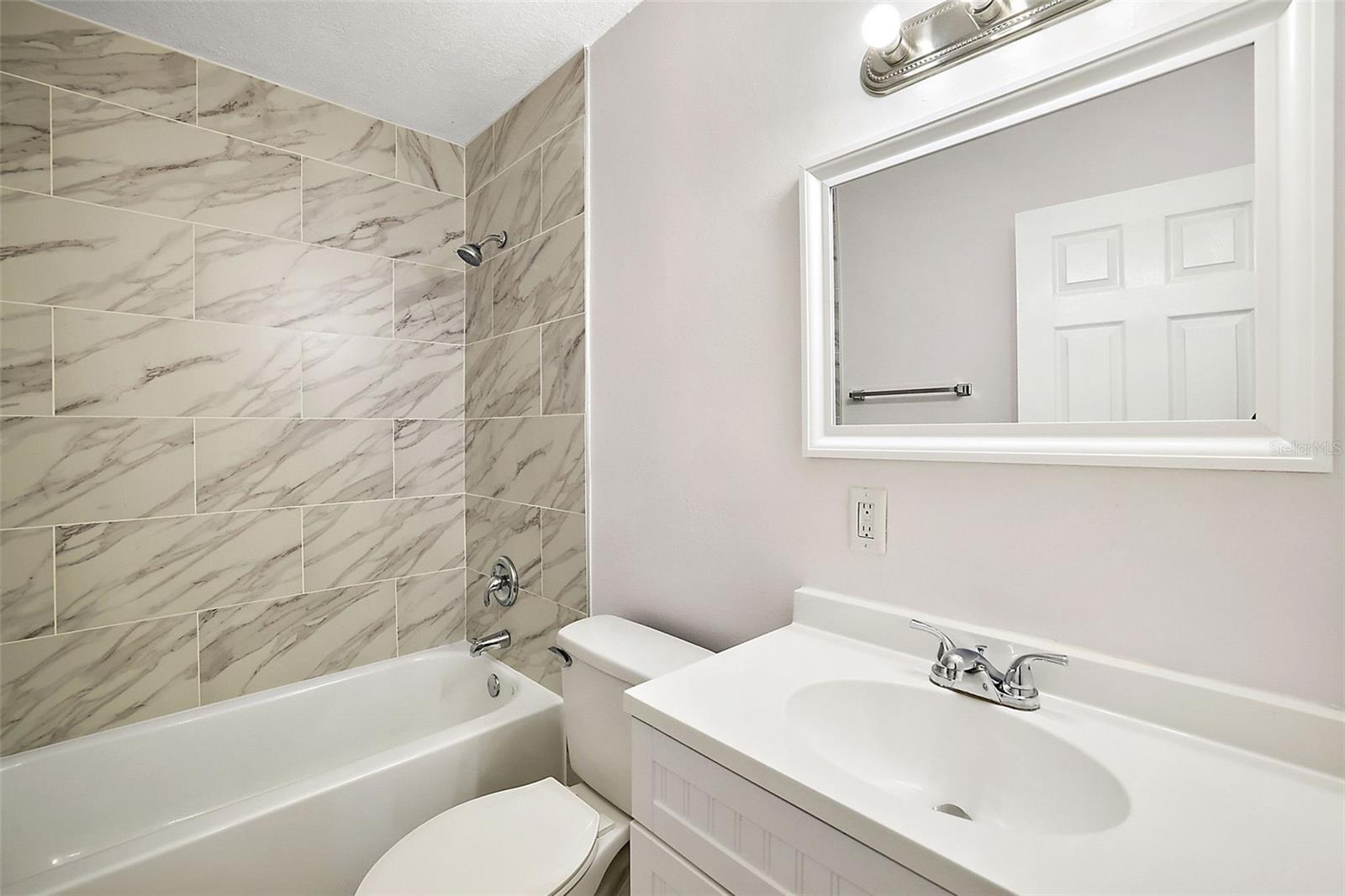 Image 19 of 22 For 202 Fernwood Street
