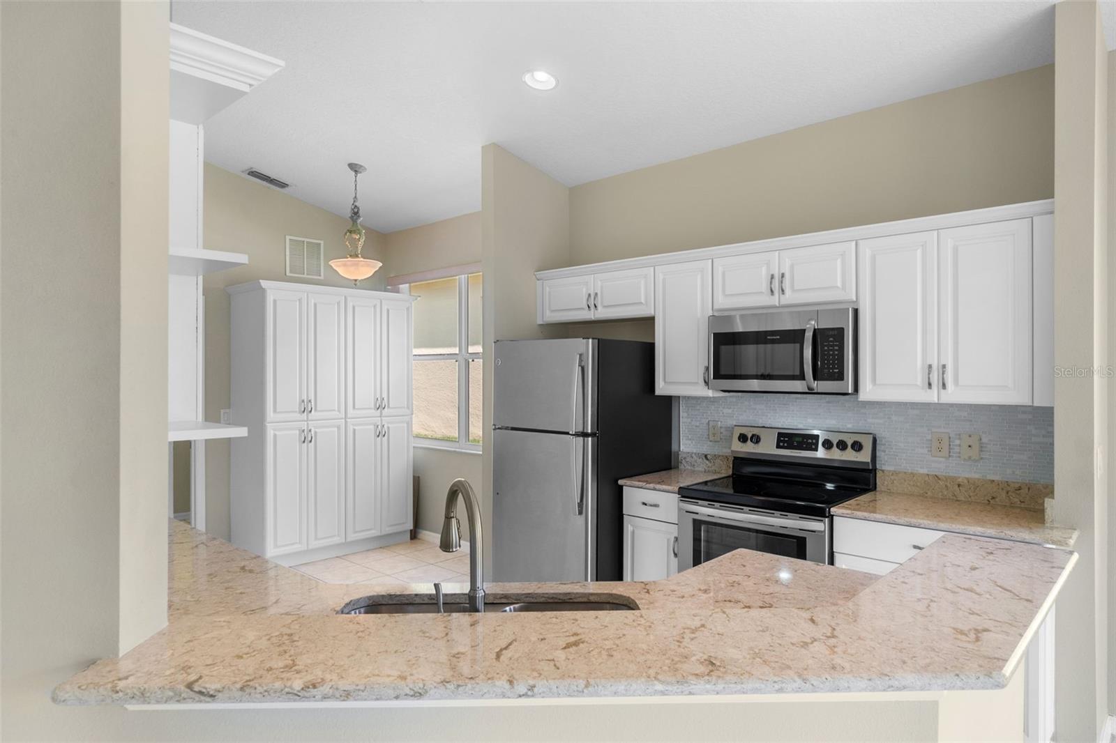 Image 10 of 60 For 890 Summit Greens Boulevard