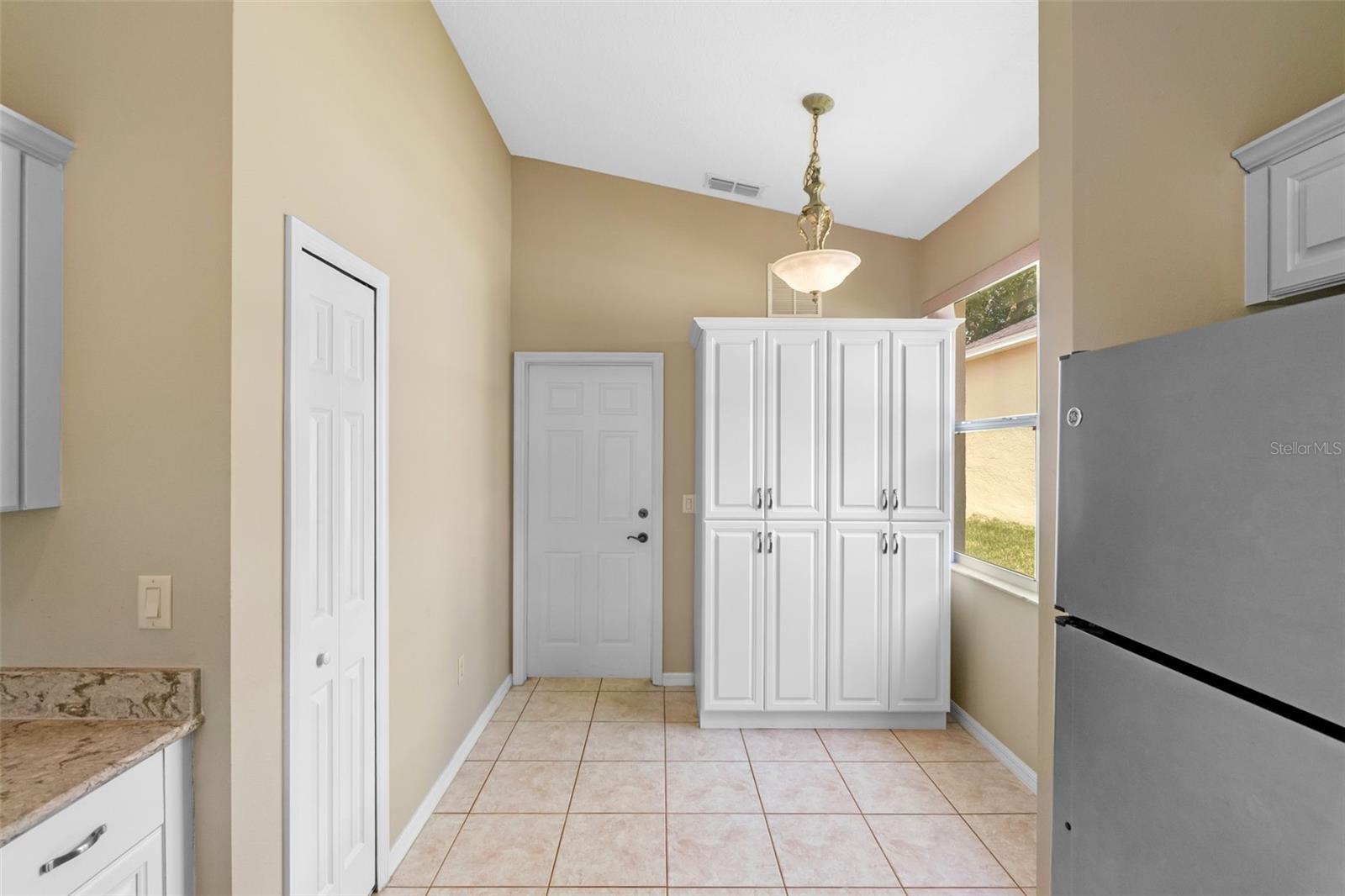 Image 14 of 60 For 890 Summit Greens Boulevard