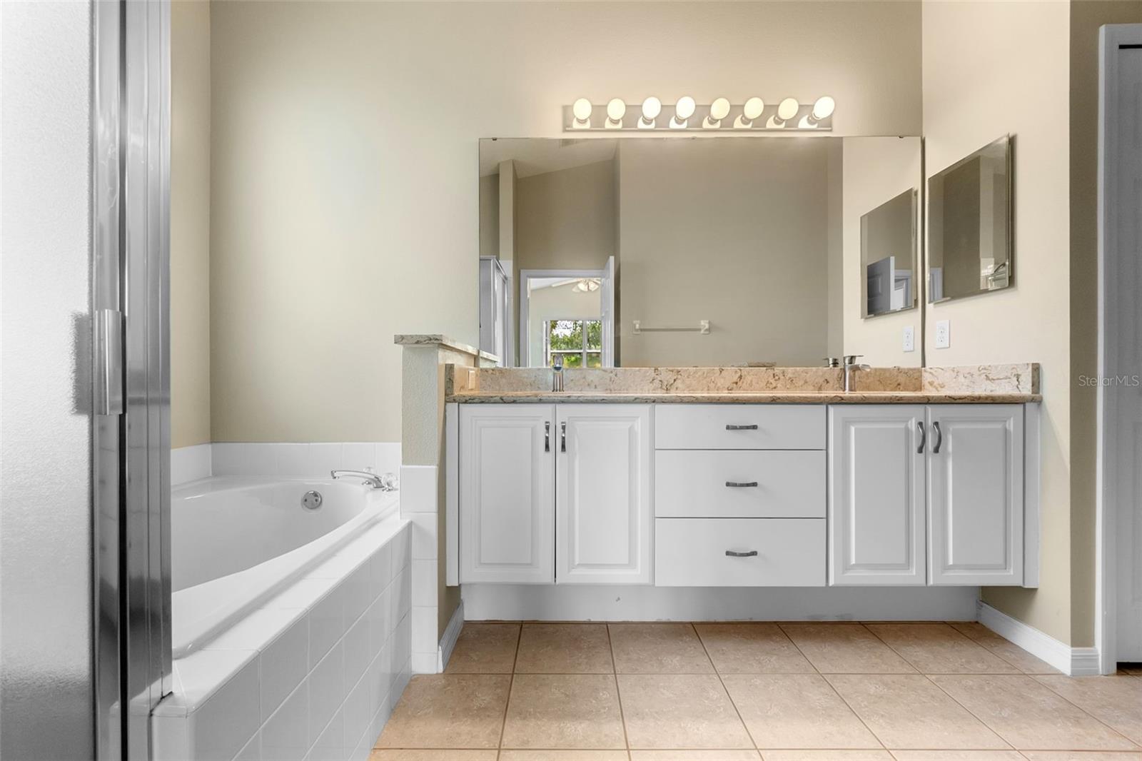 Image 22 of 60 For 890 Summit Greens Boulevard
