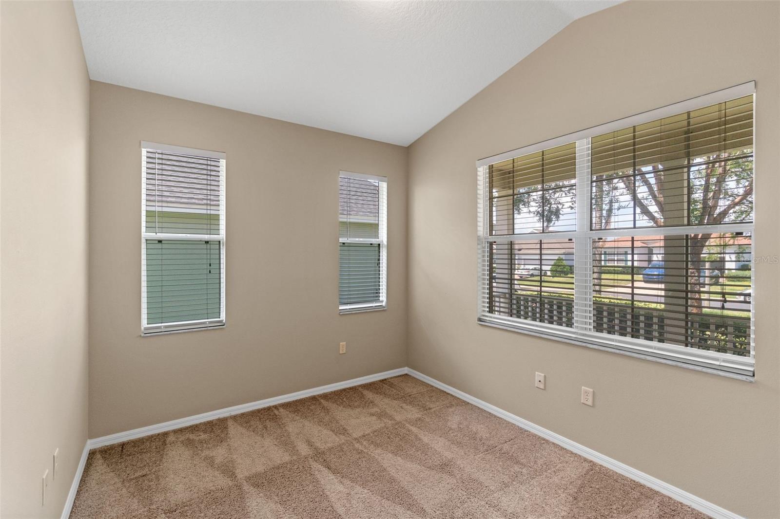 Image 28 of 60 For 890 Summit Greens Boulevard