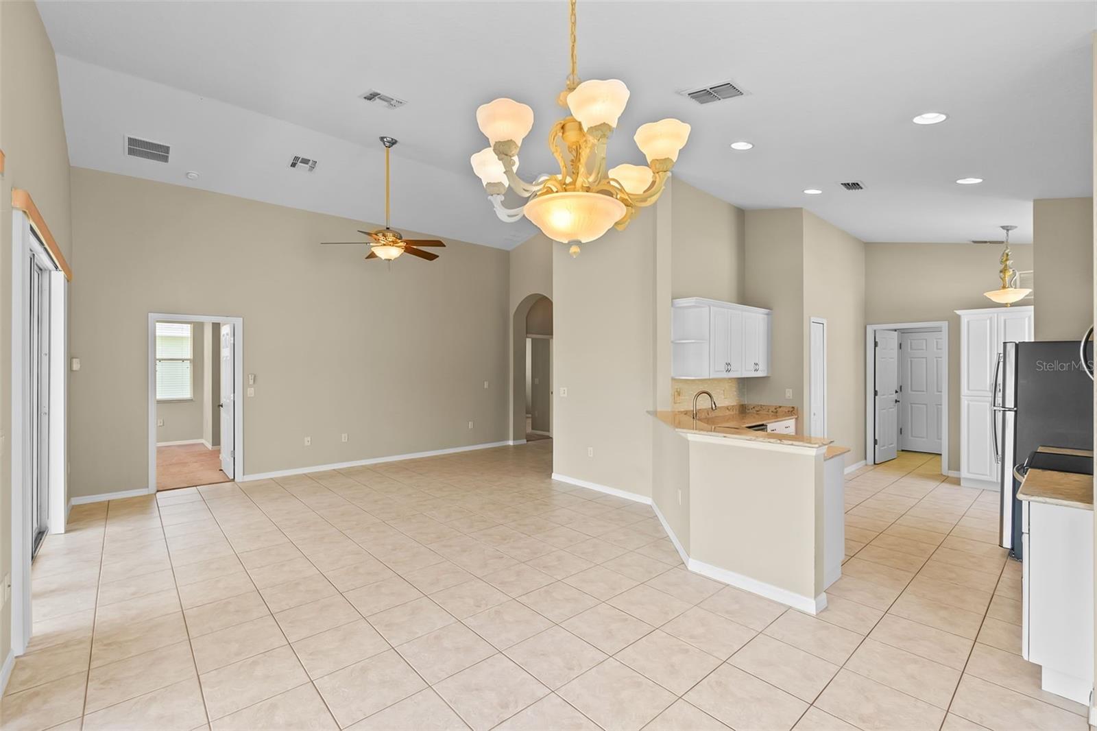 Image 7 of 60 For 890 Summit Greens Boulevard