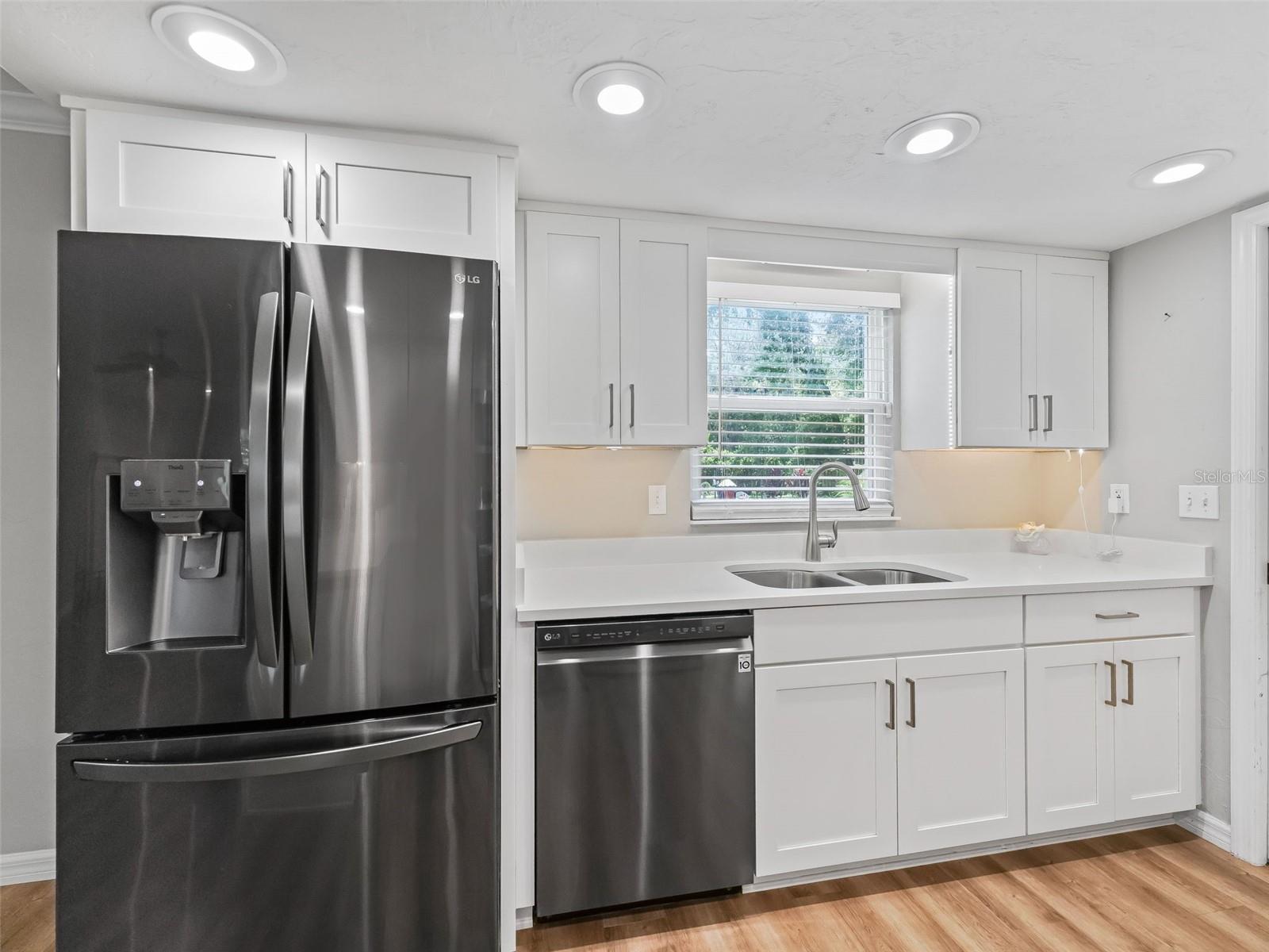 Image 17 of 46 For 4207 Bair Avenue