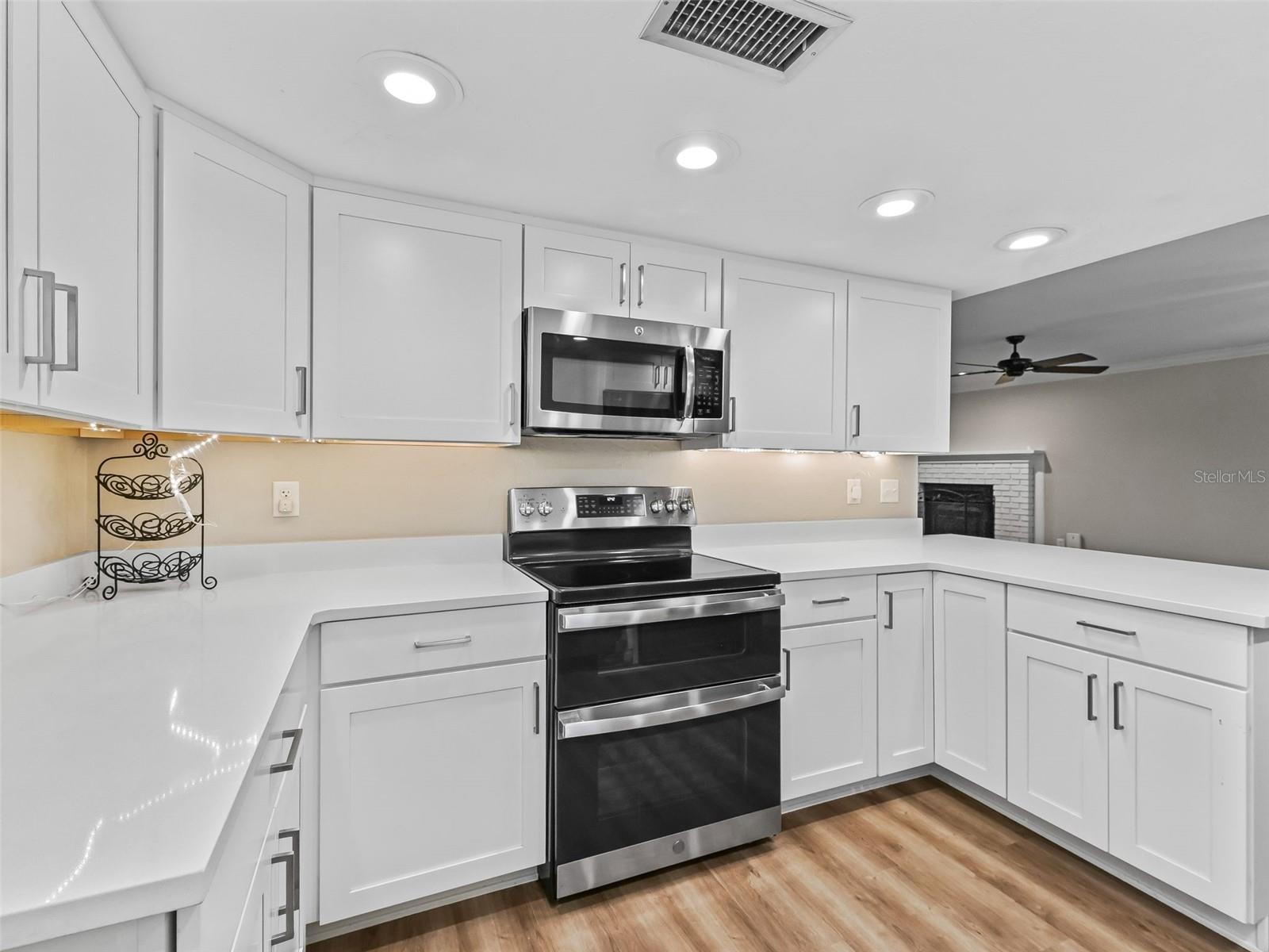 Image 18 of 46 For 4207 Bair Avenue