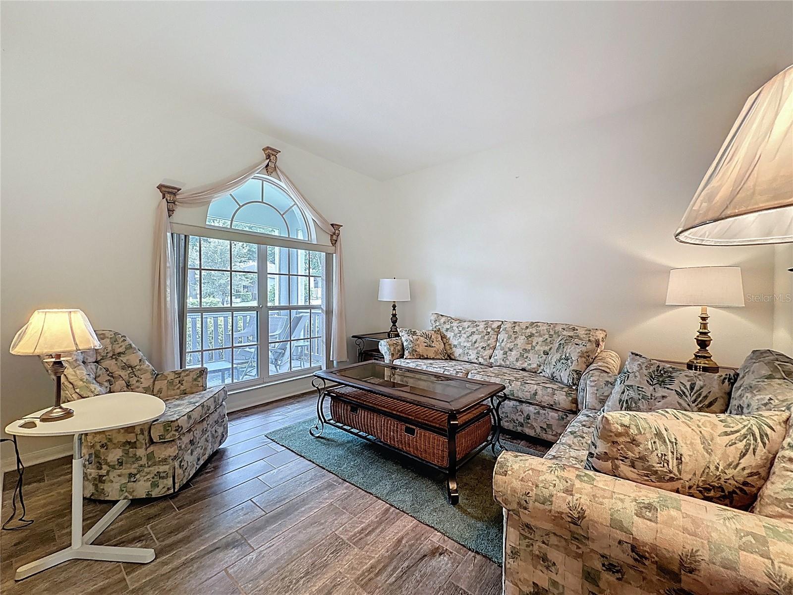 Image 11 of 72 For 2225 Elverson Avenue
