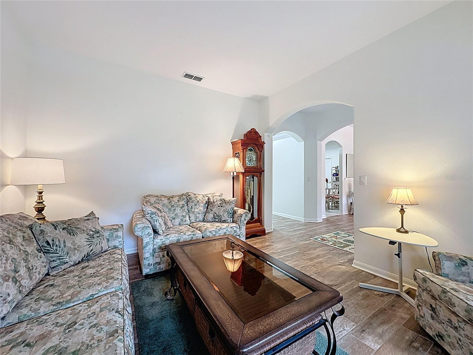 Image 12 of 72 For 2225 Elverson Avenue