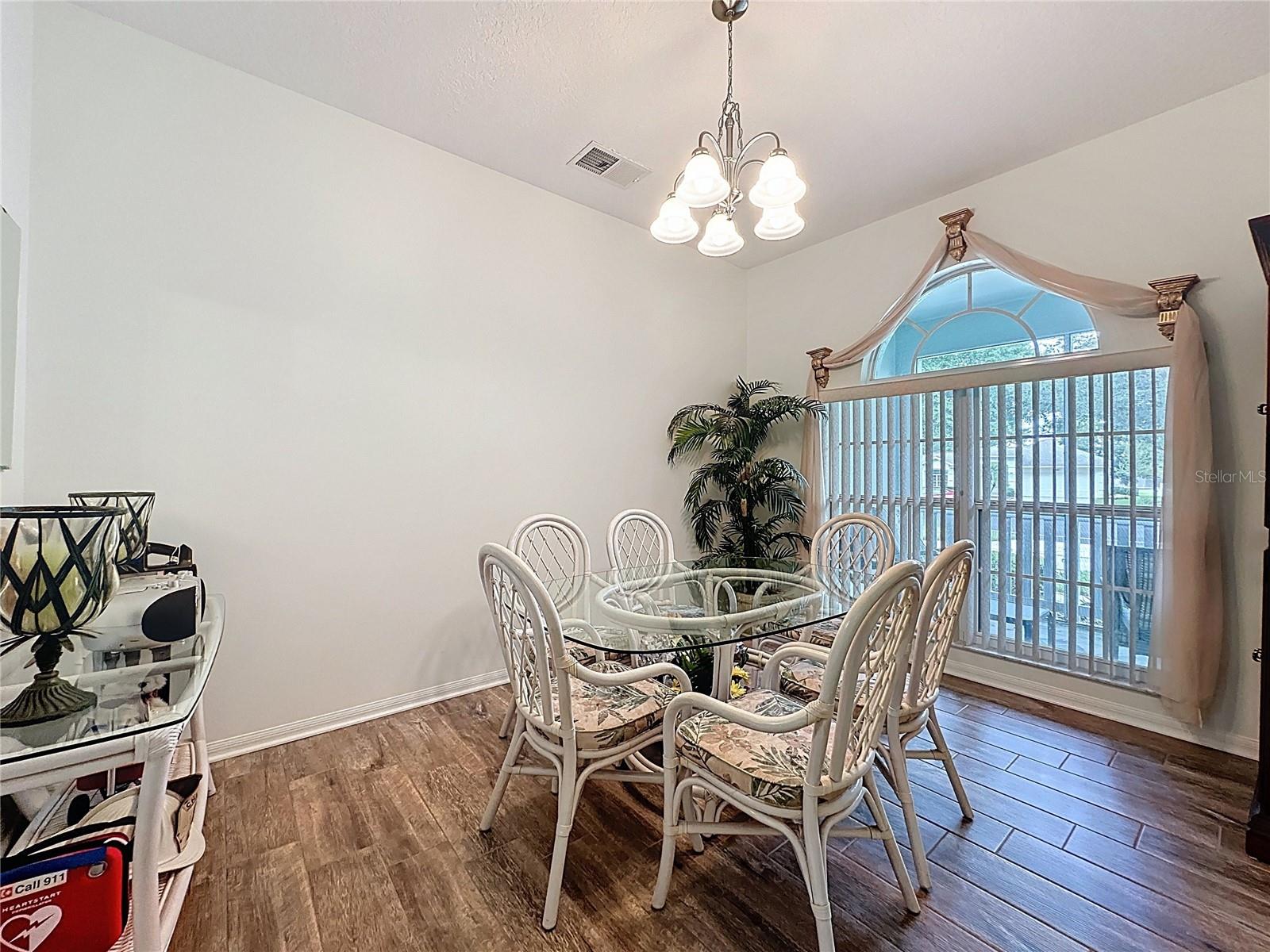 Image 13 of 72 For 2225 Elverson Avenue
