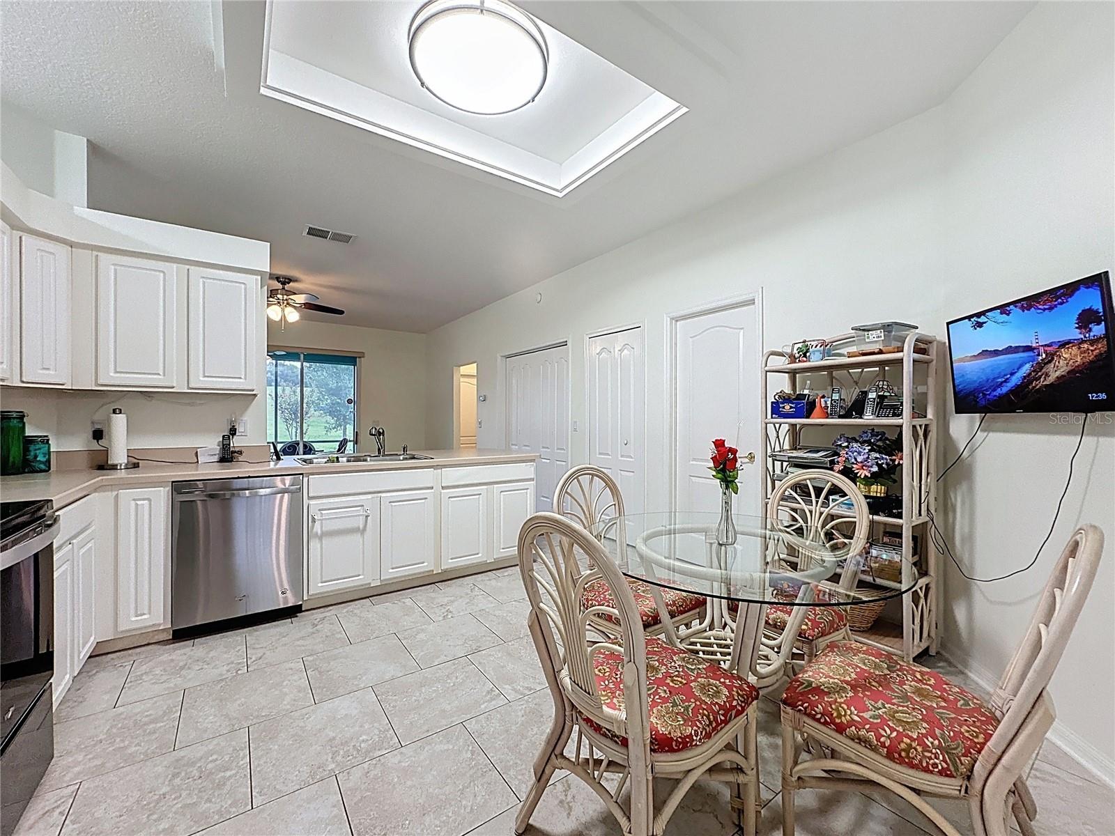 Image 17 of 72 For 2225 Elverson Avenue