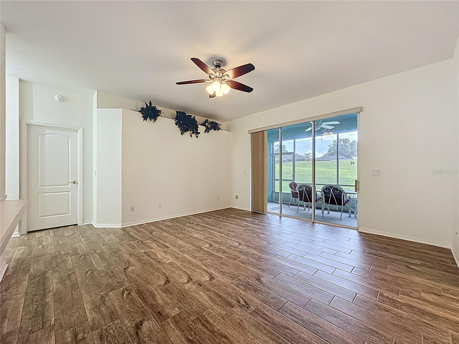 Image 22 of 72 For 2225 Elverson Avenue
