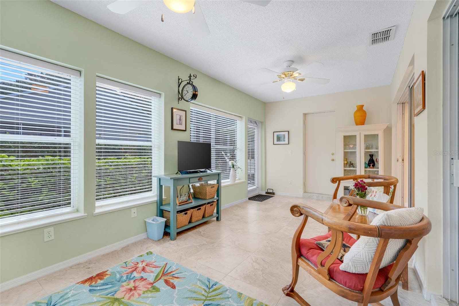 Image 17 of 52 For 3813 Doune Way
