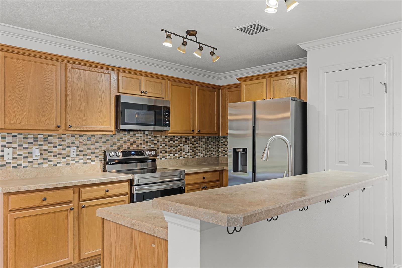 Image 11 of 44 For 16825 Gold Star Court