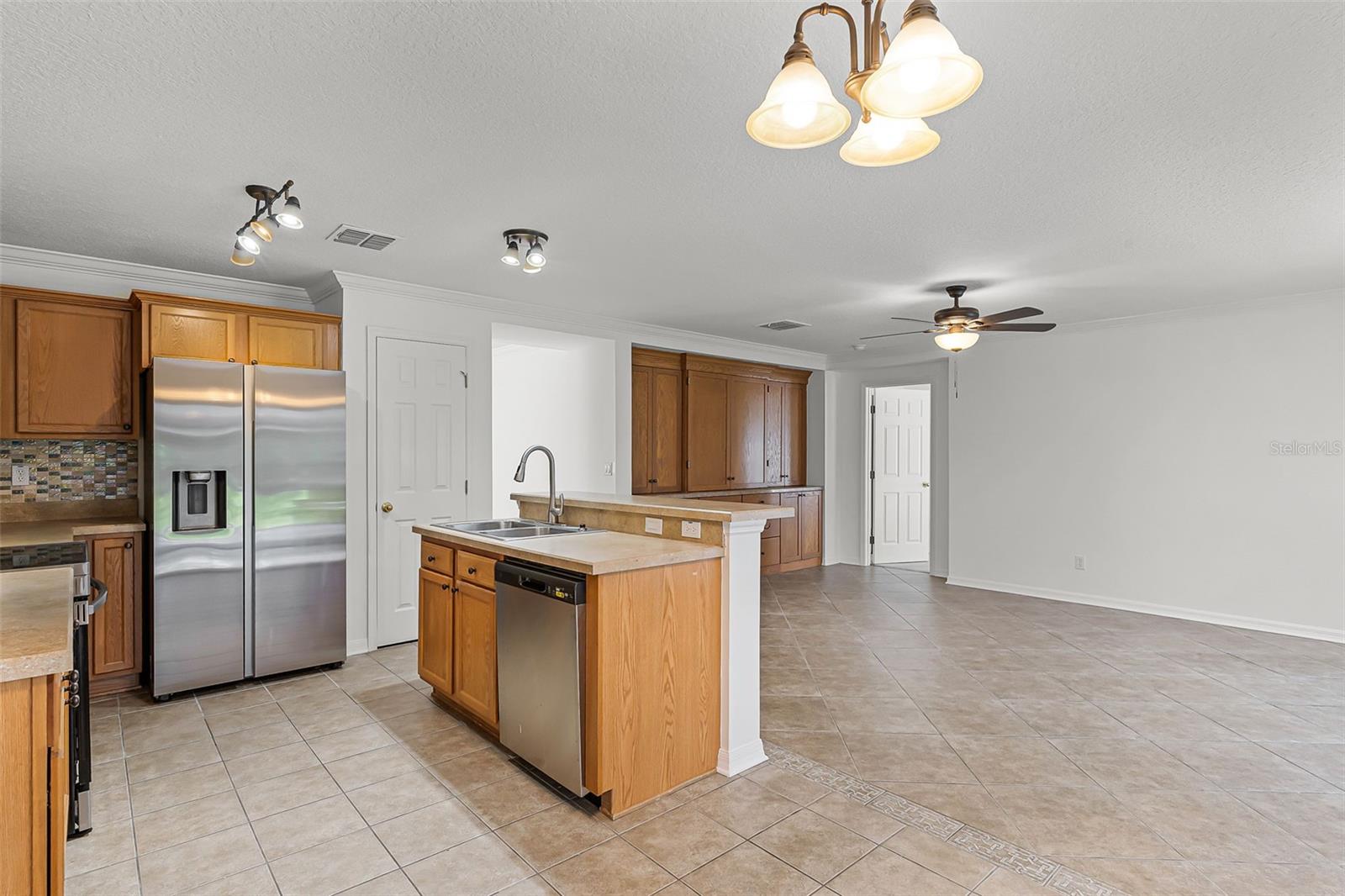 Image 13 of 44 For 16825 Gold Star Court