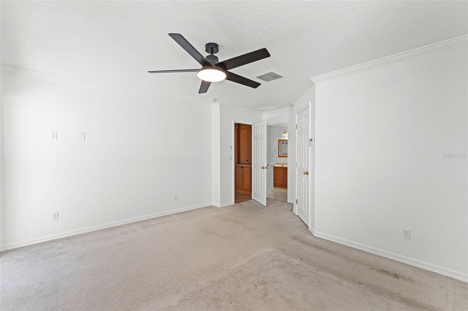 Image 17 of 44 For 16825 Gold Star Court