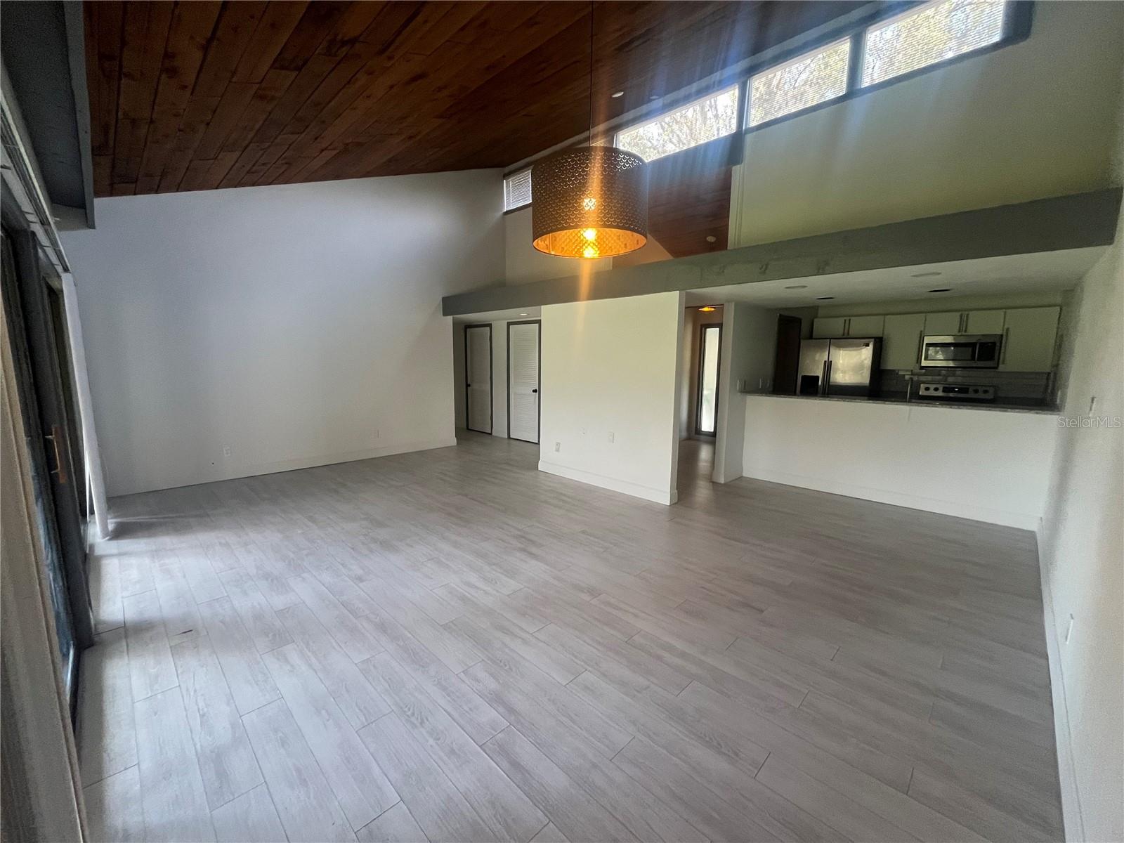 Image 3 of 11 For 337 Birch Way 337
